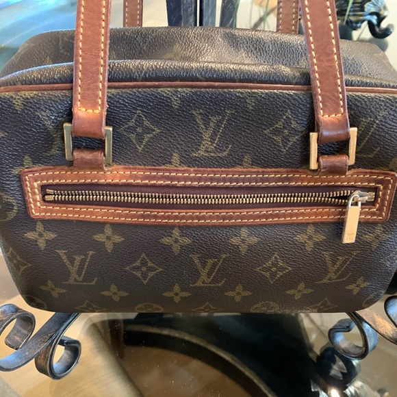 Louis Vuitton Small Cite MM Bag - Picture 3 of 8